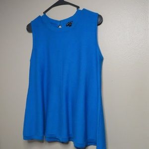 Blue loose- fitting top